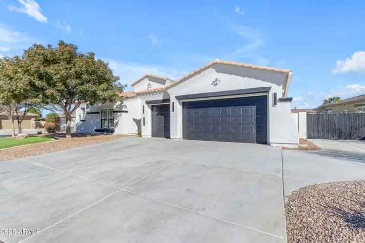 Single-family house For Sale in 3728, East Mia Lane, Gilbert, Arizona