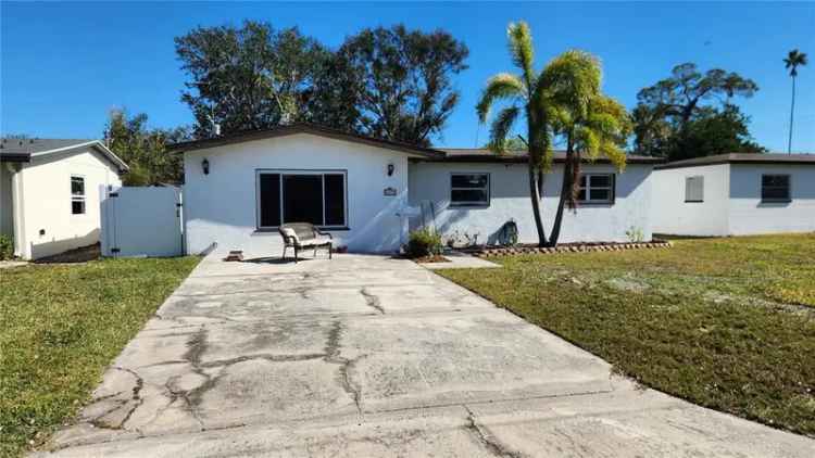 Single-family house For Sale in 4119, Harrisburg Street Northeast, Saint Petersburg, Florida