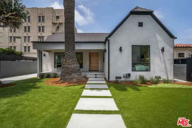 Single-family house For Sale in 655, South Sycamore Avenue, Los Angeles, California