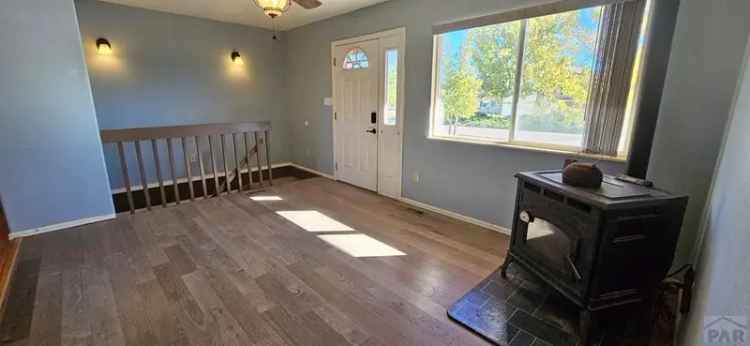 Single-family house For Sale in 89, East Beshoar Drive, Pueblo West, Colorado