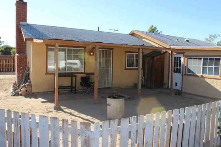 Single-family house For Sale in Lancaster, California