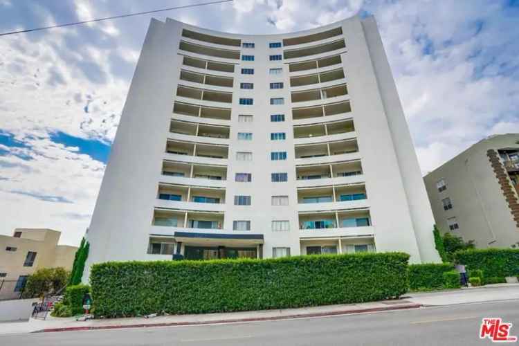 Condo For Sale in 7250, Franklin Avenue, Los Angeles, California