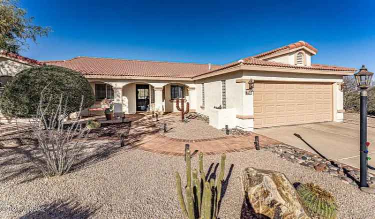 Single-family house For Sale in 471, South Corte del Poeta, Green Valley, Arizona