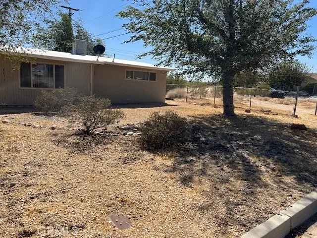 Single-family house For Sale in 3358, Martin Avenue, Mojave, California