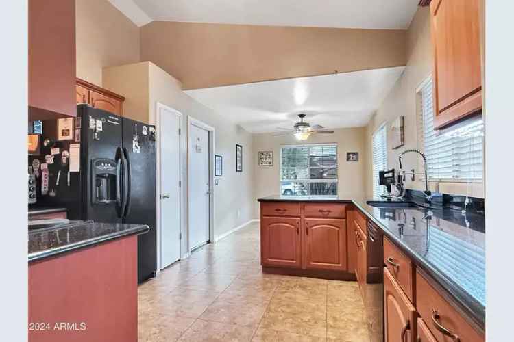 Single-family house For Sale in 17759, North Cornerstone Trail, Surprise, Arizona