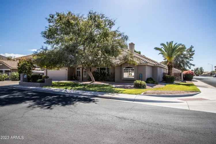 Single-family house For Sale in 2405, East Lynwood Circle, Mesa, Arizona