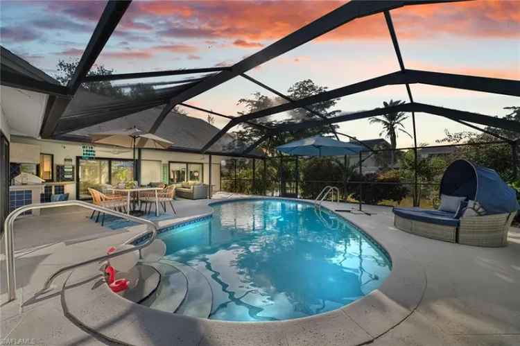 Single-family house For Sale in 2213, Royal Lane, East Naples, Florida