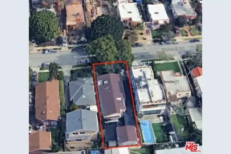 Single-family house For Sale in Culver City, California