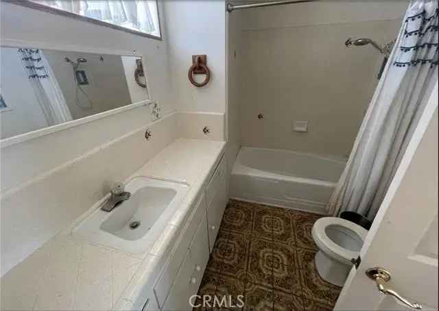 Multi-family house For Sale in San Clemente, California