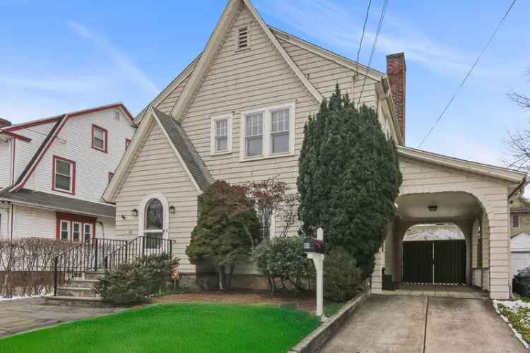 Single-family house For Sale in 115, Terry Place, Bridgeport, Connecticut