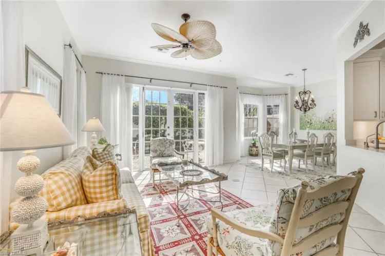 Single-family house For Sale in Naples, Florida