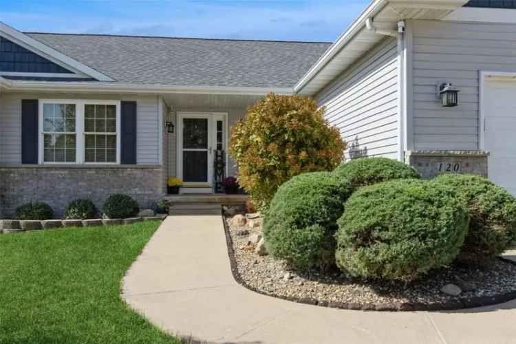 Single-family house For Sale in 120, Highland Avenue, Fairfax, Iowa