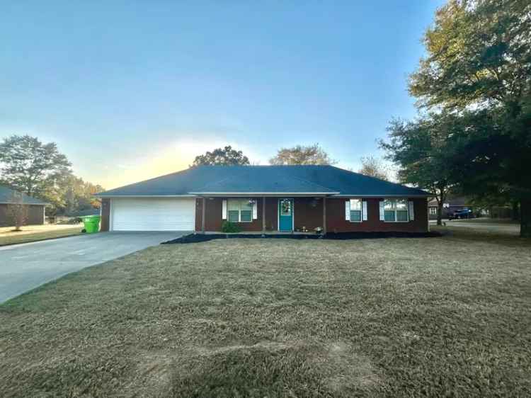 Single-family house For Sale in Clarksville, Arkansas