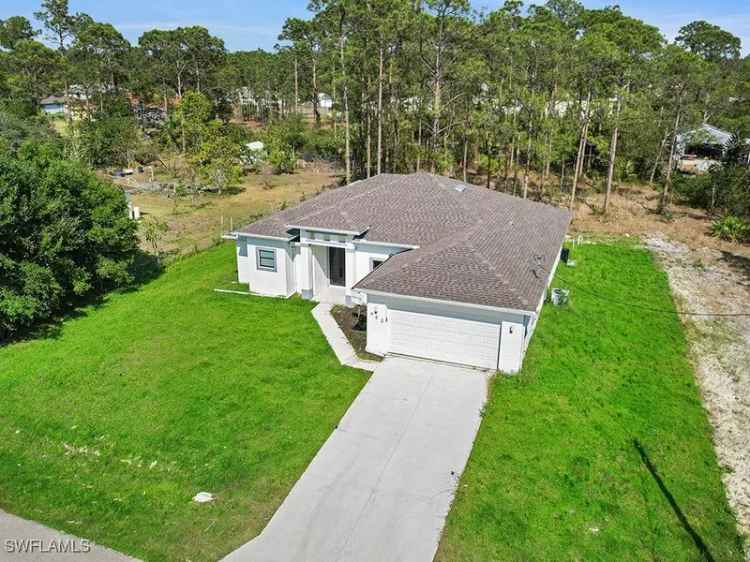 Single-family house For Sale in 902, Williams Avenue, Lehigh Acres, Florida