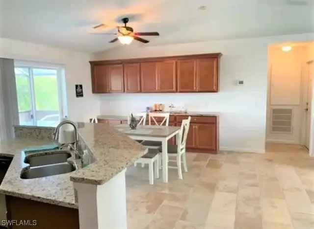 Single-family house For Sale in 1532, Northwest 36th Avenue, Cape Coral, Florida