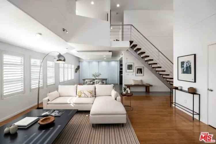 Condo For Sale in 11845, Mayfield Avenue, Los Angeles, California