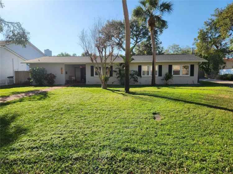 Single-family house For Sale in 6721, 30th Street South, Saint Petersburg, Florida