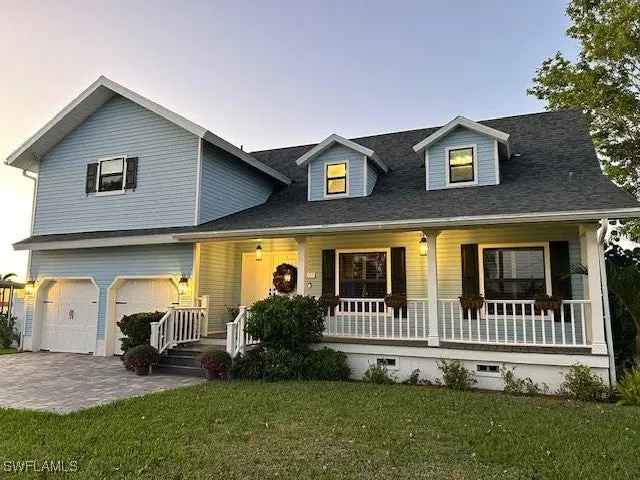 Single-family house For Sale in Fort Myers Shores, Florida