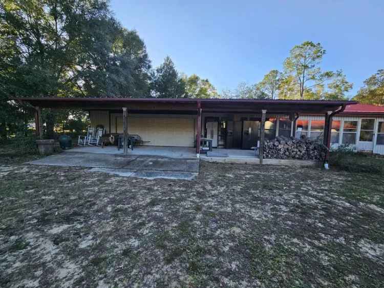 Single-family house For Sale in Crestview, Florida