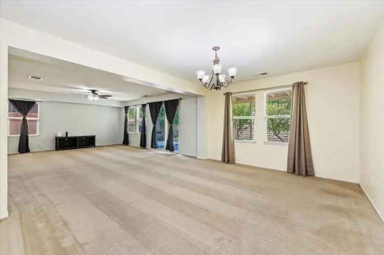 Single-family house For Sale in 51215, Newport Street, Coachella, California