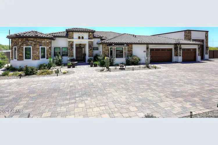 Single-family house For Sale in Cave Creek, Arizona