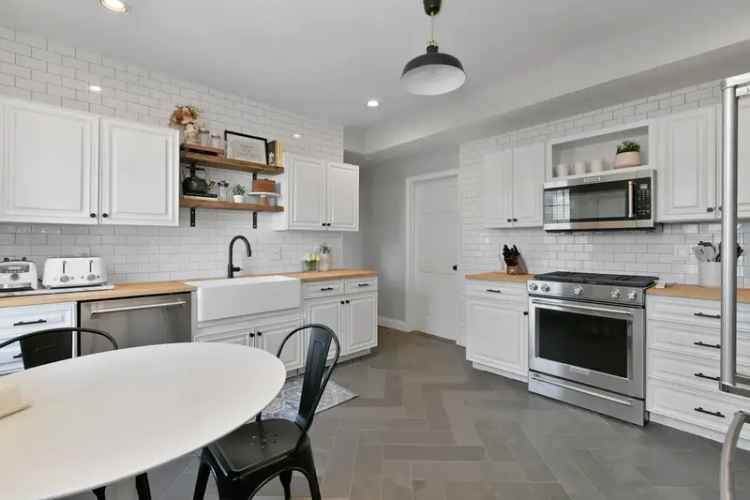 Savin Hill 3 Bed 2 Bath Penthouse -  Renovated Apartment for Rent