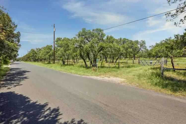 Land For Sale in Hudson Bend, Texas