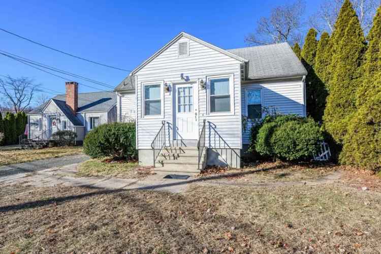 Single-family house For Sale in 106, Burr Street, East Haven, Connecticut