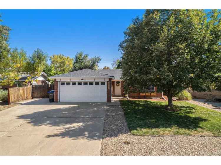 Single-family house For Sale in 6062, Garrison Street, Arvada, Colorado