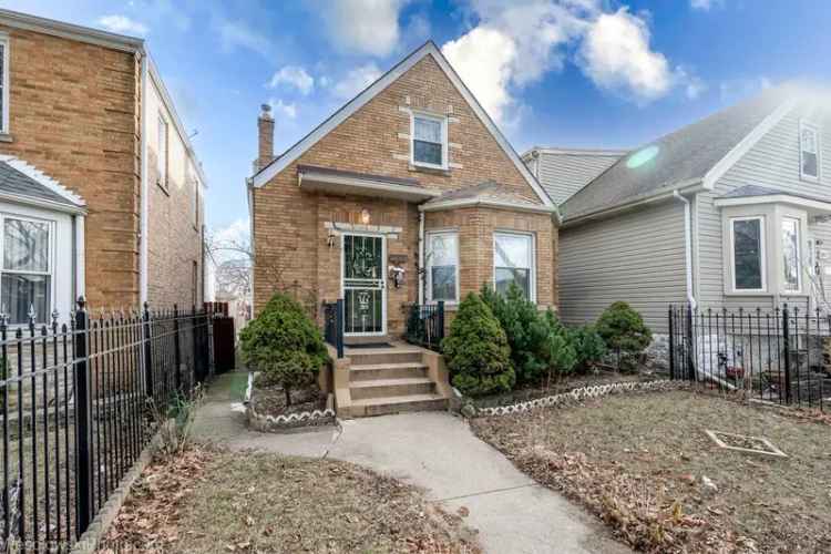 Single-family house For Sale in 2849, North Natchez Avenue, Chicago, Illinois