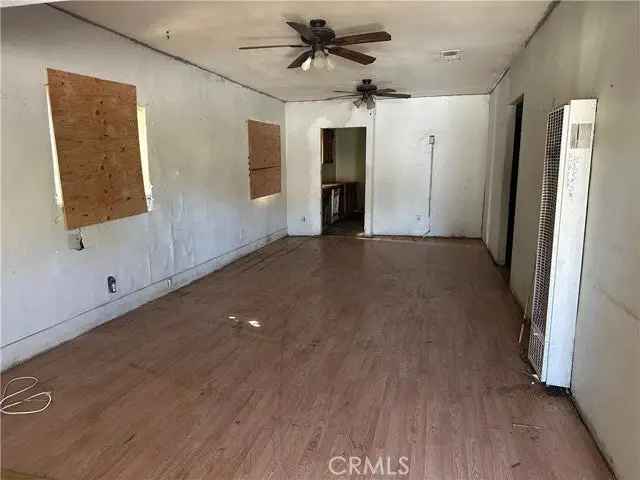 Multi-family house For Sale in Bakersfield, California