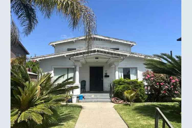 Single-family house For Sale in 5422, Ruthelen Street, Los Angeles, California