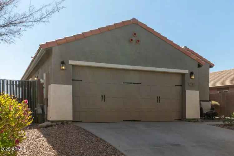 Single-family house For Sale in 2185, East Hazeltine Way, Gilbert, Arizona