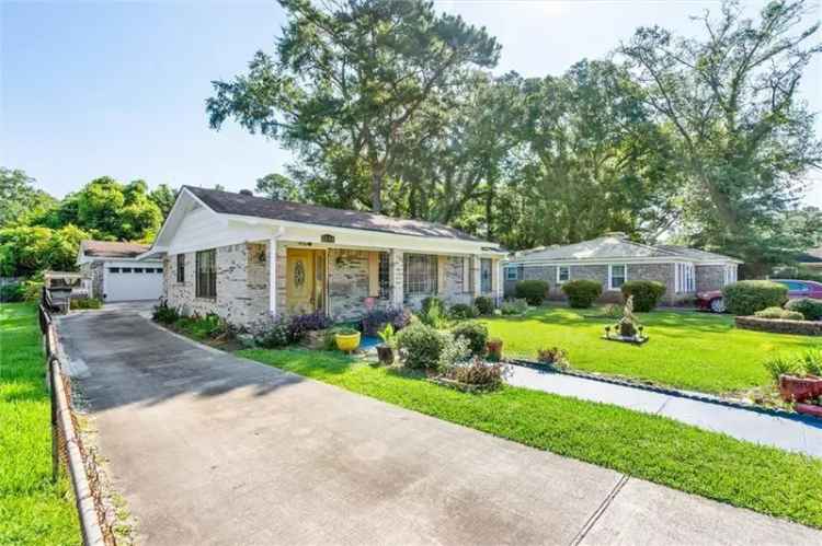 Single-family house For Sale in Mobile, Alabama