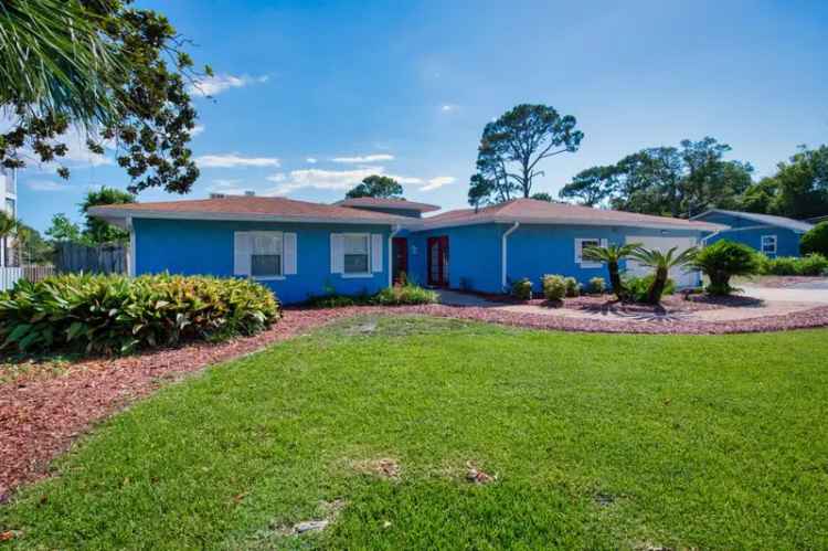 Single-family house For Sale in 8817, North Lagoon Drive, Panama City Beach, Florida