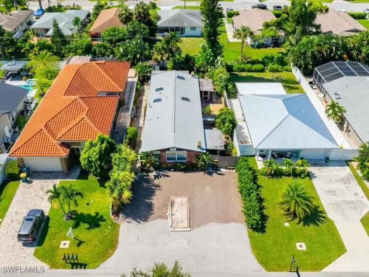 Multi-family house For Sale in 726, 95th Avenue North, Florida