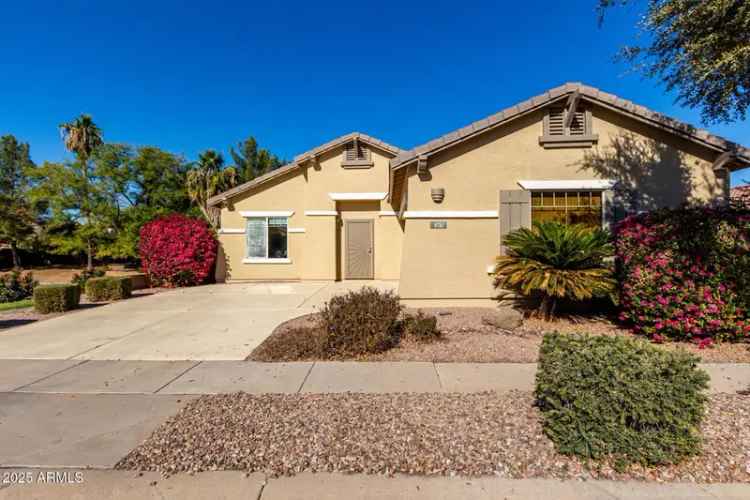 Single-family house For Sale in 878, East Cherry Hills Drive, Chandler, Arizona