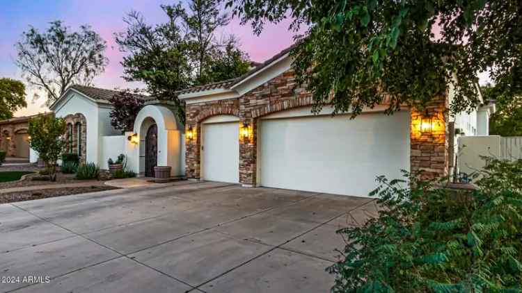 Single-family house For Sale in 8951, East Wethersfield Road, Scottsdale, Arizona