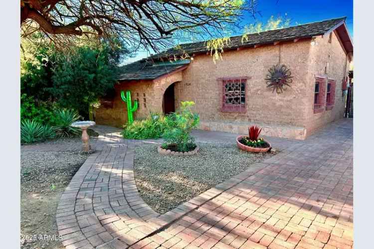 Single-family house For Sale in 1924, East Monte Vista Road, Phoenix, Arizona