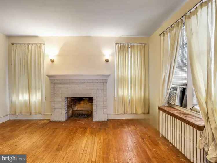 Single-family house For Sale in 4319, 12th Place Northeast, Washington, District of Columbia