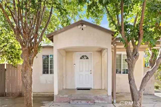 Single-family house For Sale in 235, Clark Street, Escondido, California