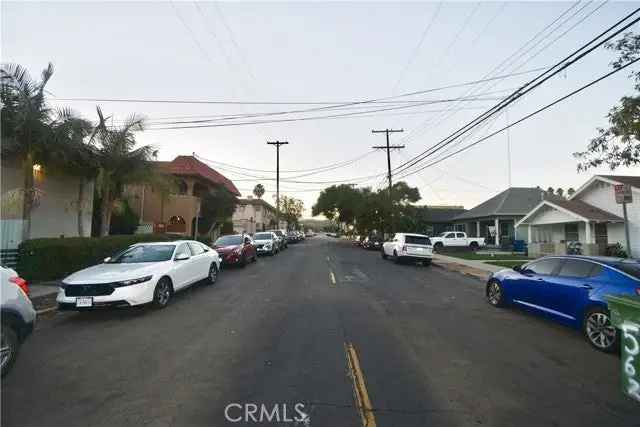 Multi-family house For Sale in 561, West 12th Street, Los Angeles, California