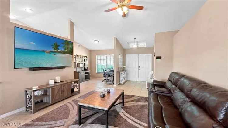 Single-family house For Sale in 2311, El Dorado Boulevard North, Cape Coral, Florida