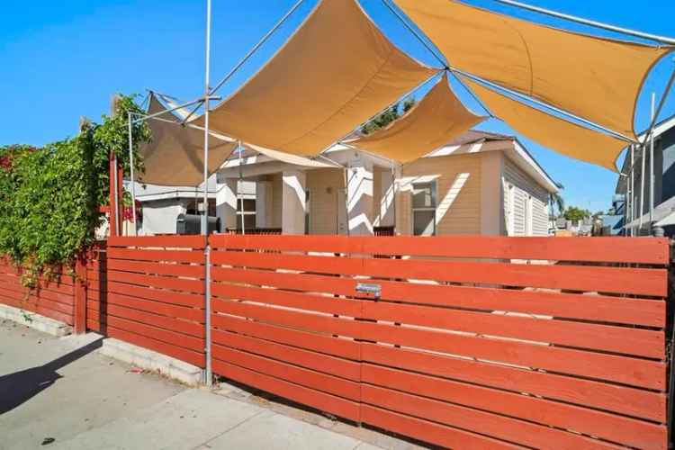 Single-family house For Sale in 2438, Commercial Street, San Diego, California