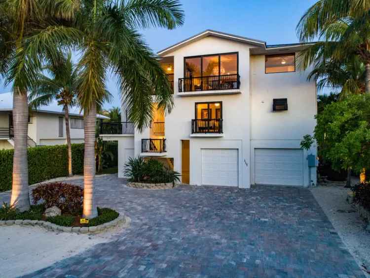 Single-family house For Sale in 117, Buena Vista Court, Islamorada, Florida