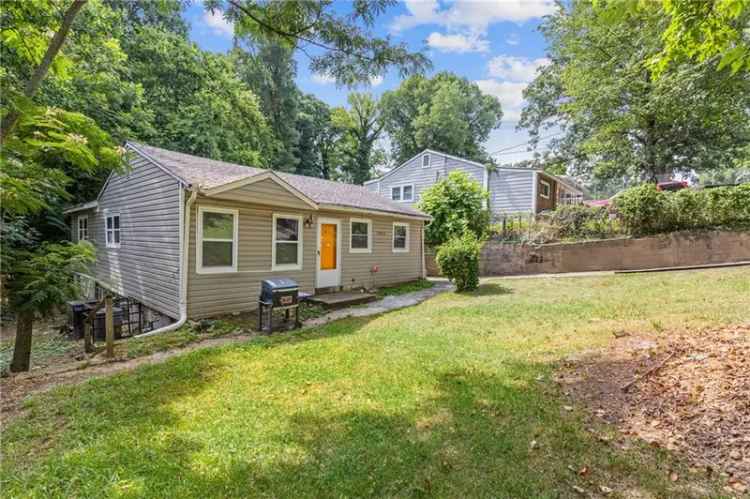 Multi-family house For Sale in 2825, 3rd Avenue Southwest, Atlanta, Georgia