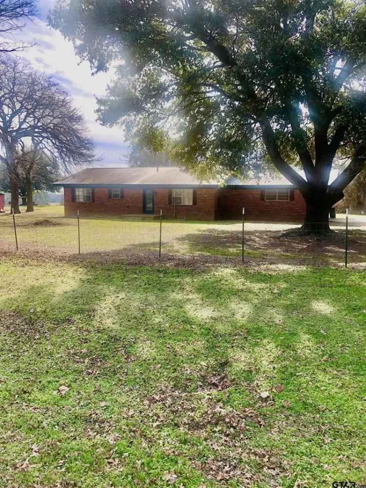 Single-family house For Sale in Athens, Texas