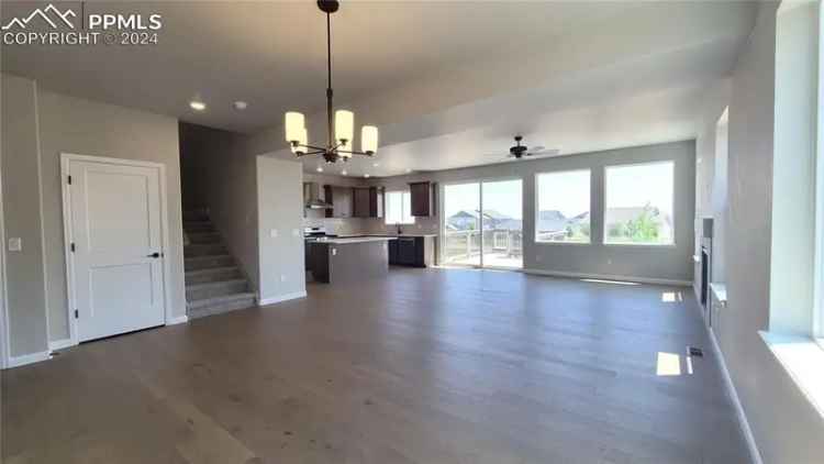 Single-family house For Sale in Colorado Springs, Colorado