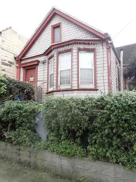 Single-family house For Sale in 137, Holloway Avenue, San Francisco, California