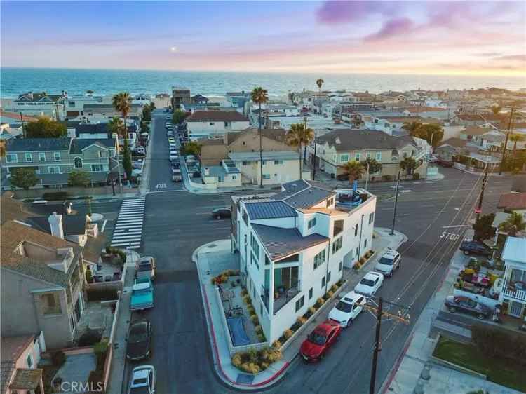 Condo For Sale in 4401,4405, Channel Place, Newport Beach, California